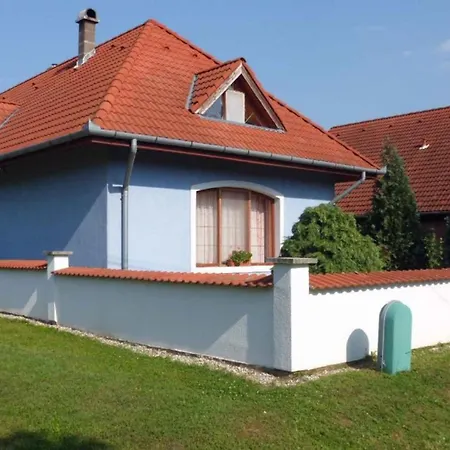 Kristof Apartmanhazak Lägenhet *
