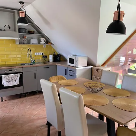Lägenhet Kristof Apartmanhazak *